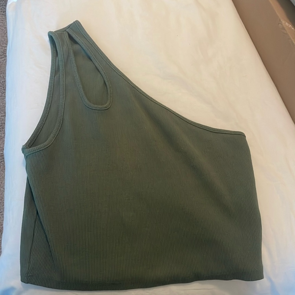 One shoulder green crop top shirt from zara